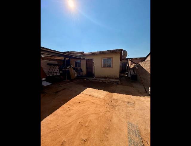 5 BEDROOM HOUSE FOR SALE IN OLIEVENHOUTBOSCH